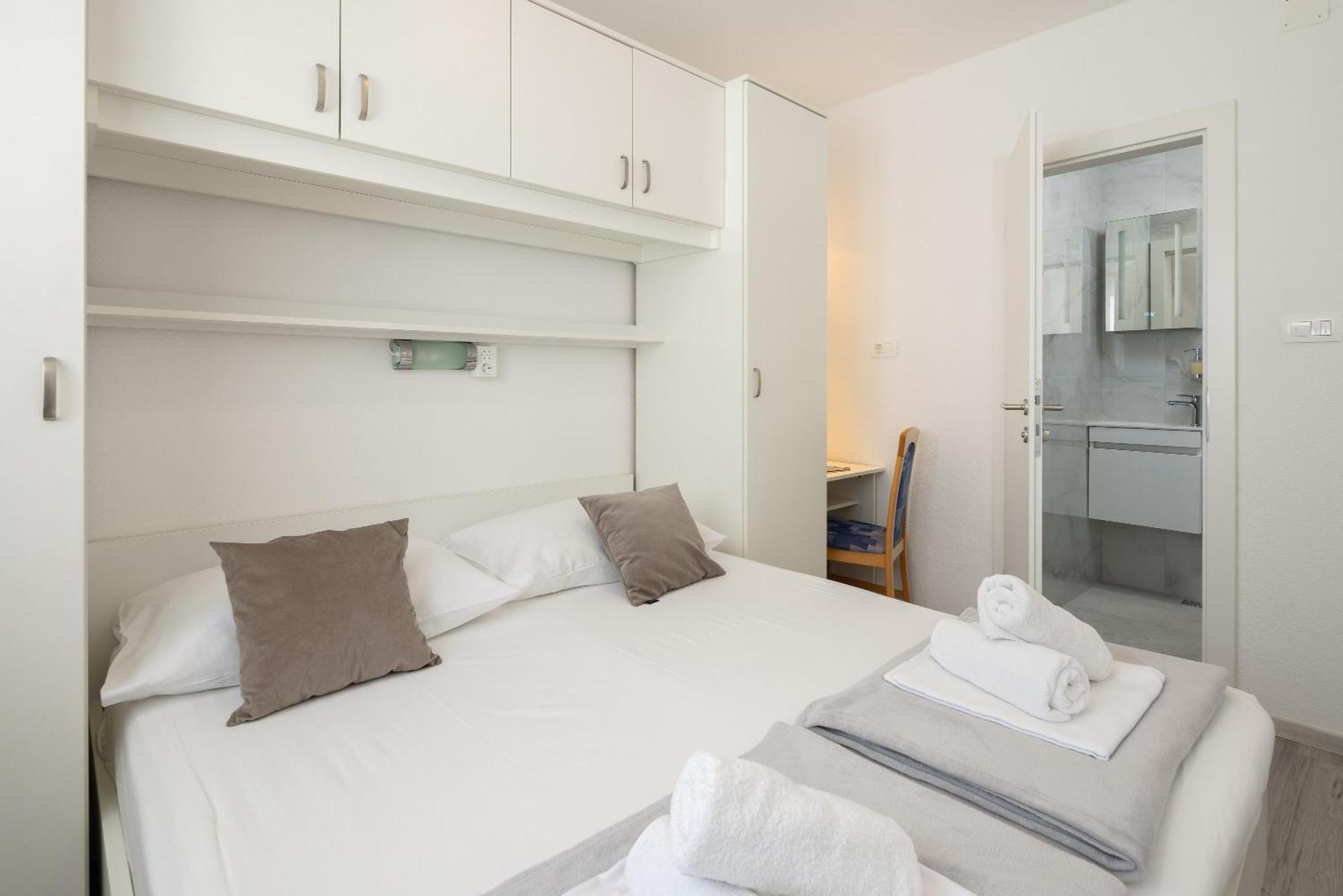 Apartments Paladin Makarska Exterior foto